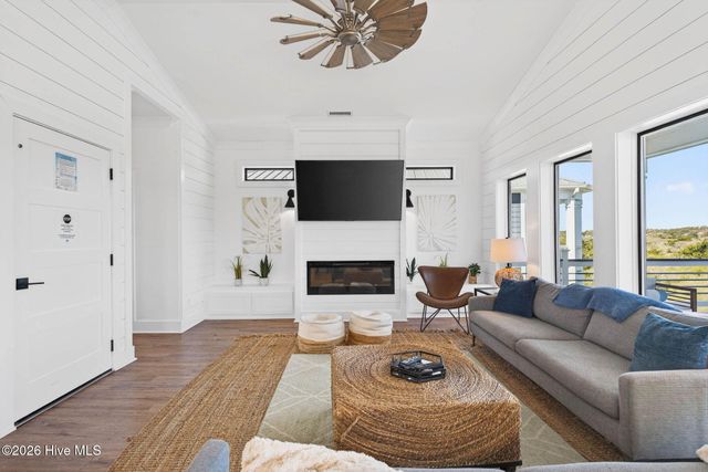 381 E Fourth Street, Ocean Isle Beach, NC 28469