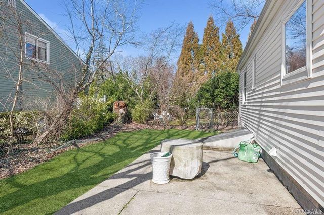 301 Laurel Road, Northport, NY 11768