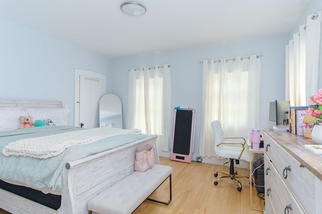 35 Bacon Street, Warren, MA 01083