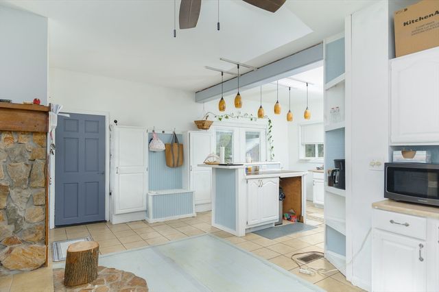 35 Bacon Street, Warren, MA 01083