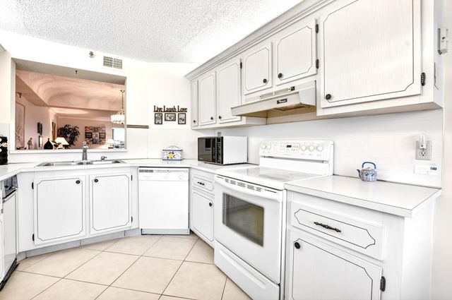 9165 SW 14th Street 1407, Boca Raton, FL 33428