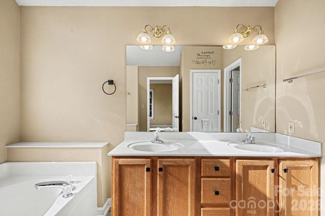 1448 Rainforest Court, Gastonia, NC 28054