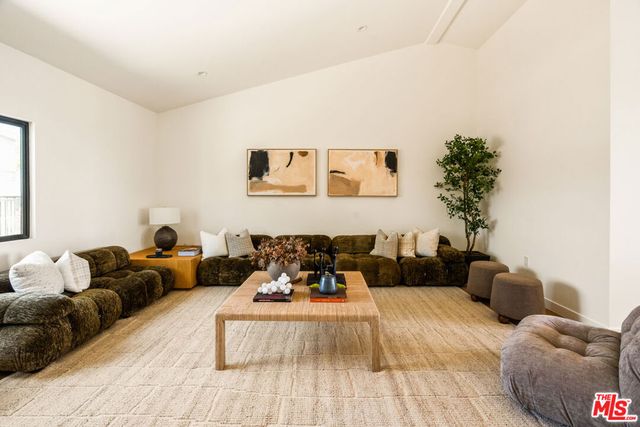2536 Medlow Avenue, Los Angeles, CA 90041