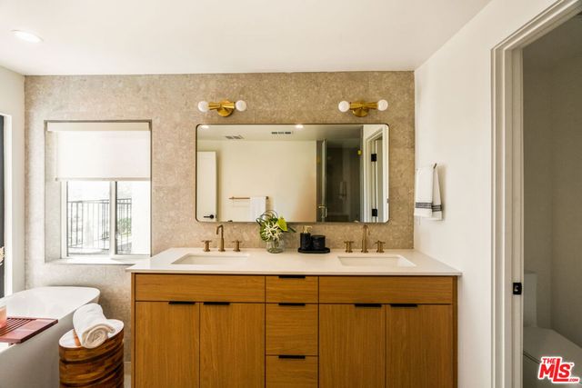 2536 Medlow Avenue, Los Angeles, CA 90041