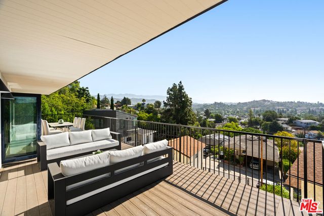2536 Medlow Avenue, Los Angeles, CA 90041