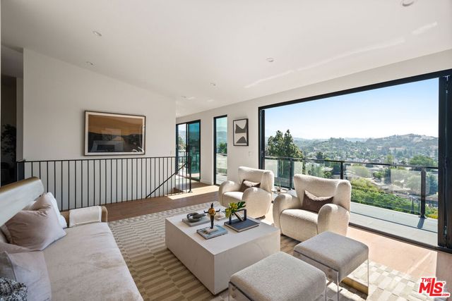 2536 Medlow Avenue, Los Angeles, CA 90041
