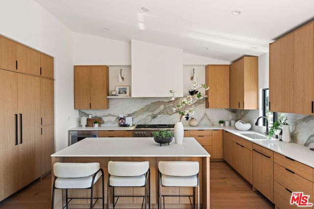 2536 Medlow Avenue, Los Angeles, CA 90041