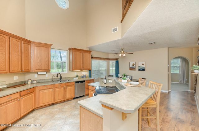 2885 Foxglove Avenue SW, Palm Bay, FL 32908