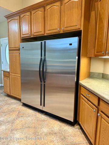 2885 Foxglove Avenue SW, Palm Bay, FL 32908