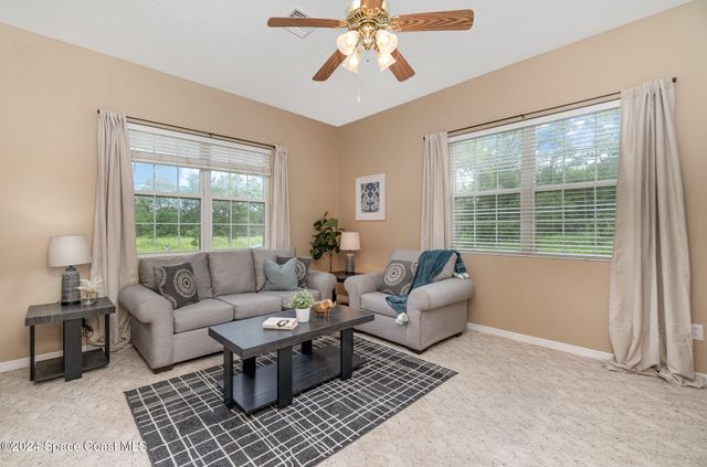 2885 Foxglove Avenue SW, Palm Bay, FL 32908