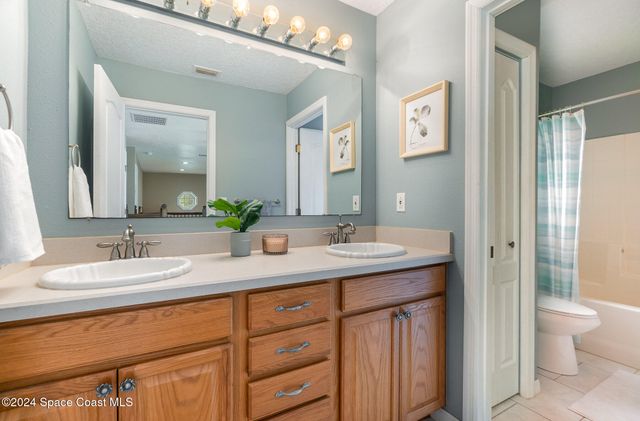 2885 Foxglove Avenue SW, Palm Bay, FL 32908