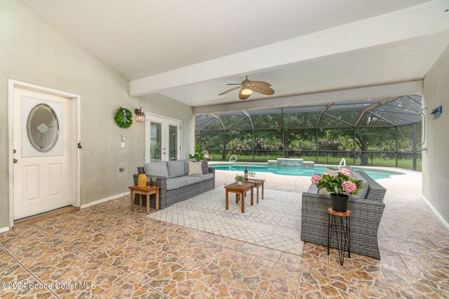 2885 Foxglove Avenue SW, Palm Bay, FL 32908