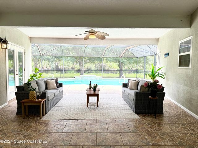 2885 Foxglove Avenue SW, Palm Bay, FL 32908