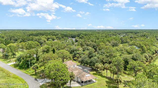 2885 Foxglove Avenue SW, Palm Bay, FL 32908