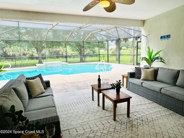 2885 Foxglove Avenue SW, Palm Bay, FL 32908