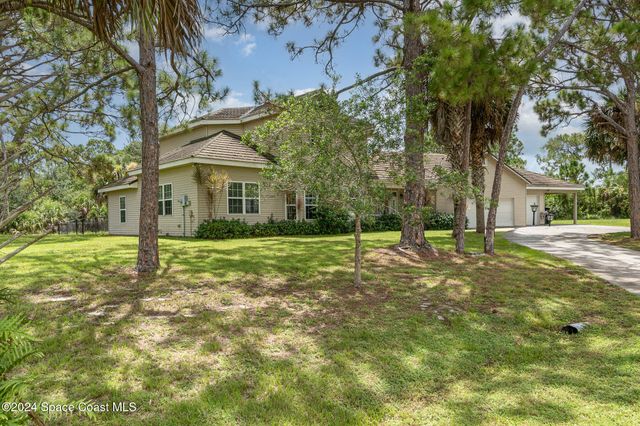 2885 Foxglove Avenue SW, Palm Bay, FL 32908