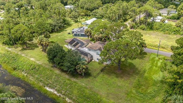 2885 Foxglove Avenue SW, Palm Bay, FL 32908