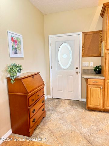 2885 Foxglove Avenue SW, Palm Bay, FL 32908