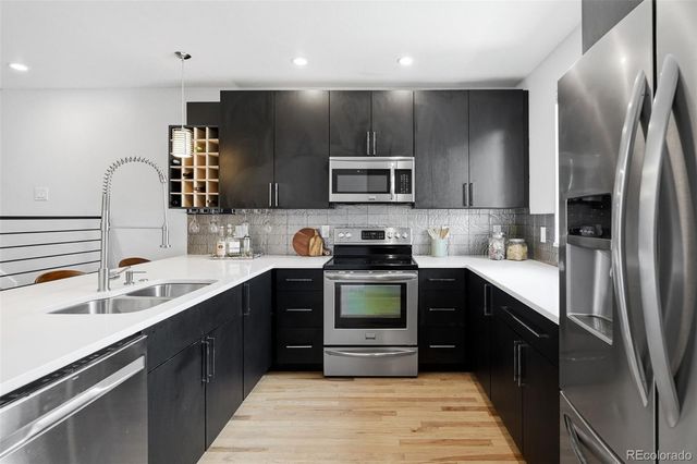 8150 W 10th Avenue, Lakewood, CO 80214
