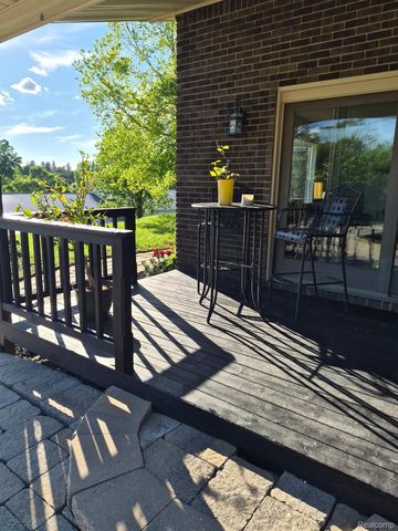 3200 E Bayliss Drive E, Oxford Charter Township, MI 48371