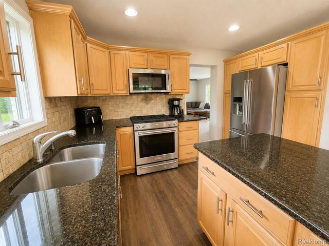 3200 E Bayliss Drive E, Oxford Charter Township, MI 48371