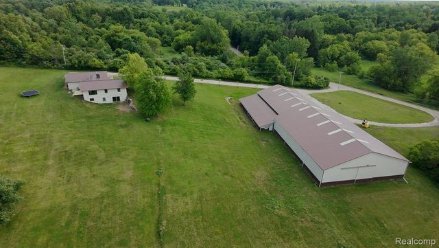 3200 E Bayliss Drive E, Oxford Charter Township, MI 48371