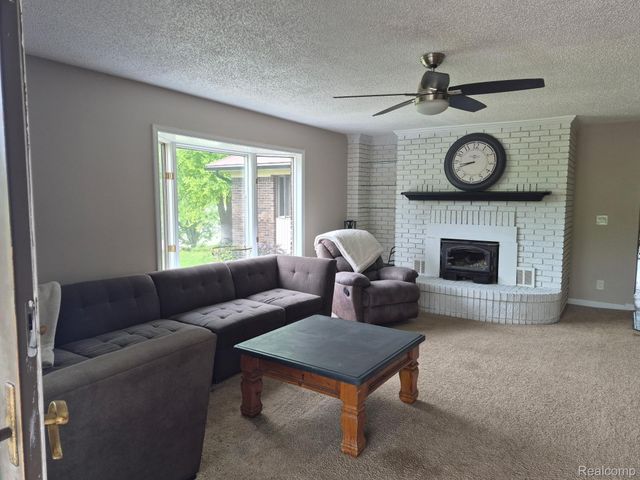 3200 E Bayliss Drive E, Oxford Charter Township, MI 48371