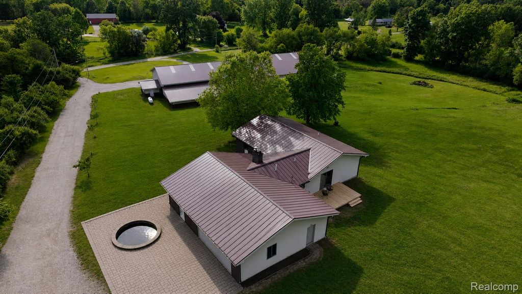 3200 E Bayliss Drive E, Oxford Charter Township, MI 48371