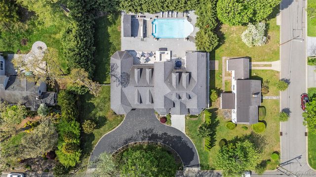 68 Maple Avenue, Bethpage, NY 11714