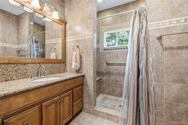 68 Maple Avenue, Bethpage, NY 11714