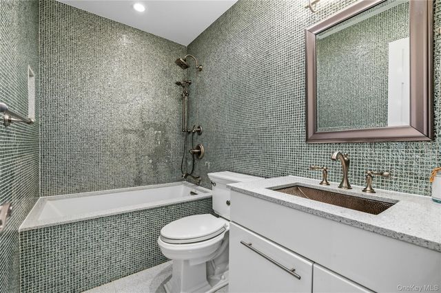 68 Maple Avenue, Bethpage, NY 11714