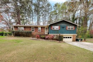 835 Castlewood Drive, Woodstock, GA 30189