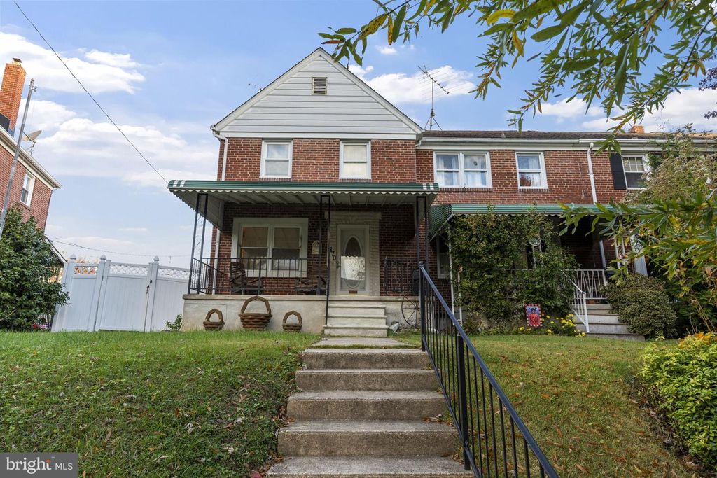 Image 2 of property listing at 1870 YAKONA RD, Baltimore, MD 21234
