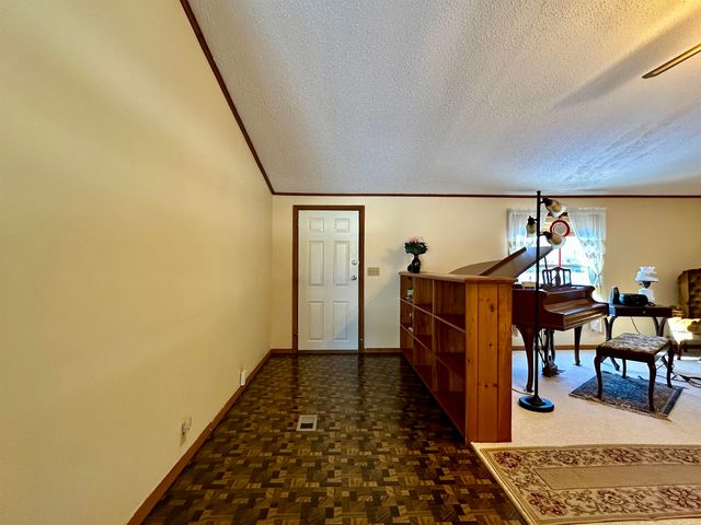 133 Otter View Drive, Clarendon, VT 05759