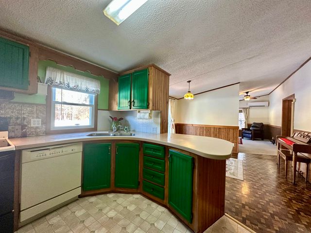 133 Otter View Drive, Clarendon, VT 05759