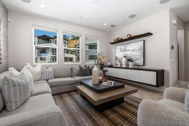 2856 Avella Circle, San Diego, CA 92108