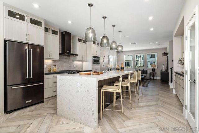 2856 Avella Circle, San Diego, CA 92108