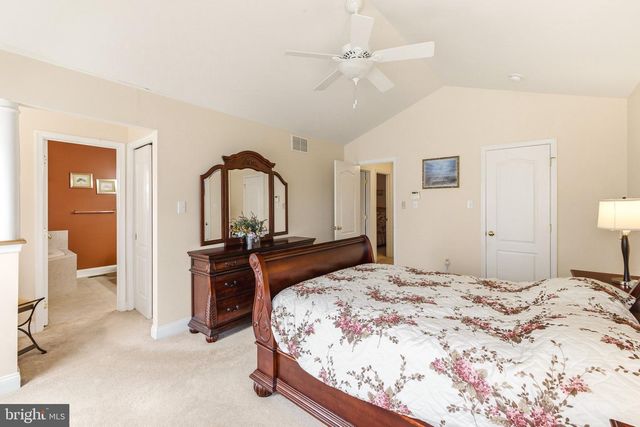15 VALLEY FORGE DR, Woolwich Township, NJ 08085