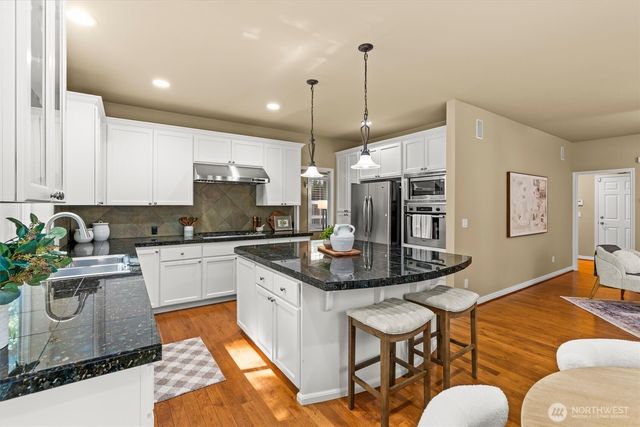 1409 271st Place SE, Sammamish, WA 98075