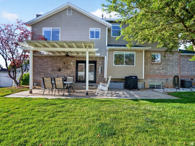 2790 E 25 S, Layton, UT 84040