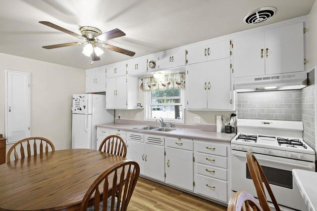 117 West Street, Dane, WI 53529