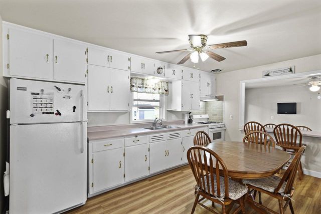 117 West Street, Dane, WI 53529