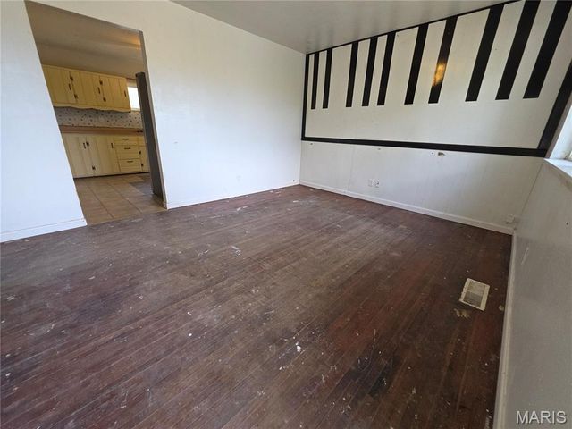 701 E Clement Street, De Soto, MO 63020