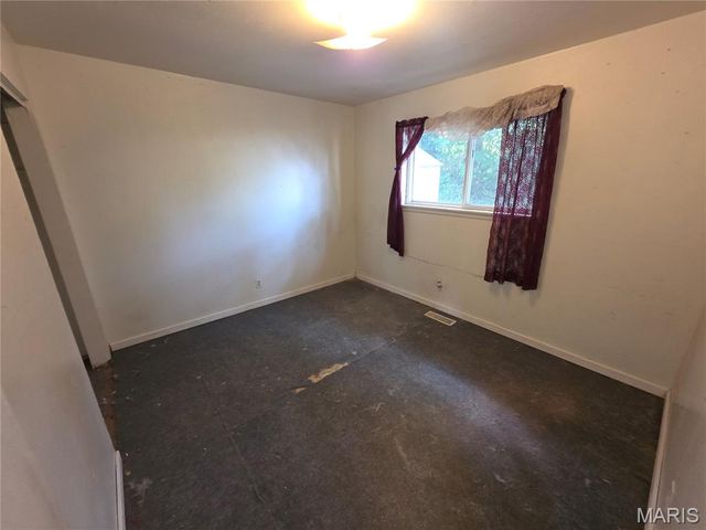 701 E Clement Street, De Soto, MO 63020