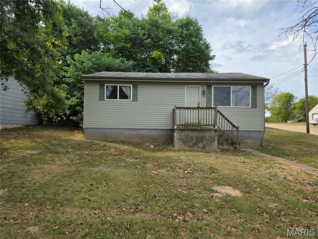 701 E Clement Street, De Soto, MO 63020