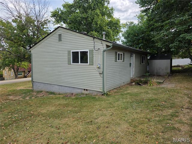 701 E Clement Street, De Soto, MO 63020