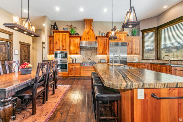 6611 E 100 S, Huntsville, UT 84317