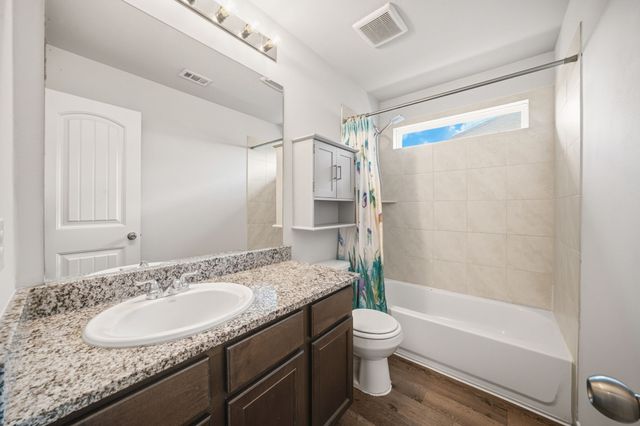 3606 Kings Drive, Ennis, TX 75119