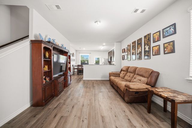 3606 Kings Drive, Ennis, TX 75119