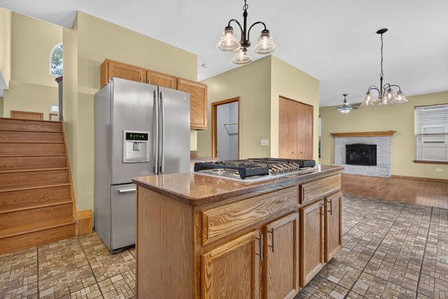 1913 Windstone Drive, Plainfield, IL 60586
